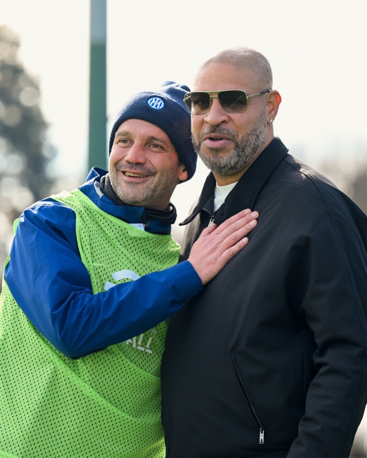 体育平台-阿德造访国米！官方晒阿德与齐沃合照：一次特别的重逢 🖤💙